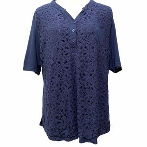 ☘️Shannon Ford navy lace front pullover blouse